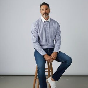 TOMMY HILFIGER MEN'S  REGULAR FIT Blue Plaid W/ White collar 15-1/2 34/35 Preppy